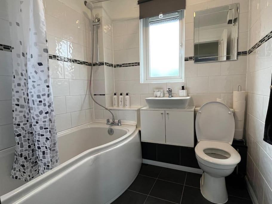 Spacious Home Near Glasgow Green Екстер'єр фото